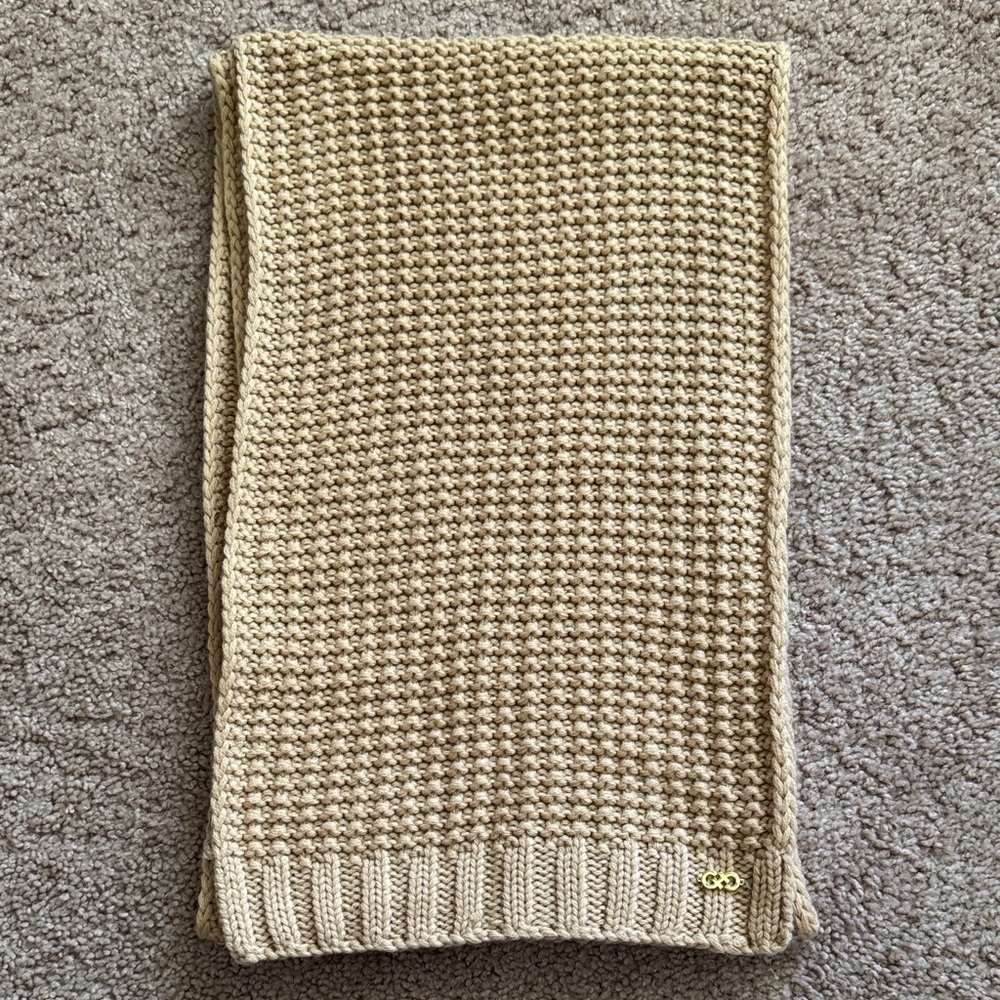 Cole Haan Beige Knit Scarf with Navy Tag